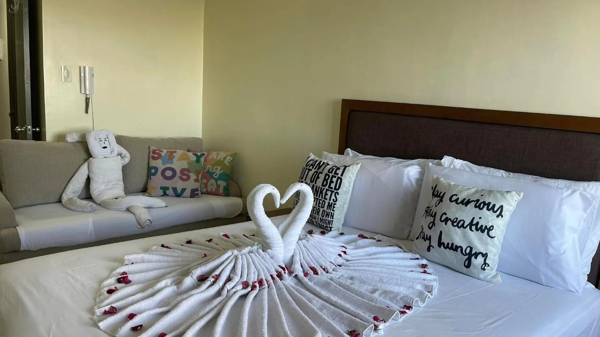 Green Residences Stays By Pbyy Manila 2*,