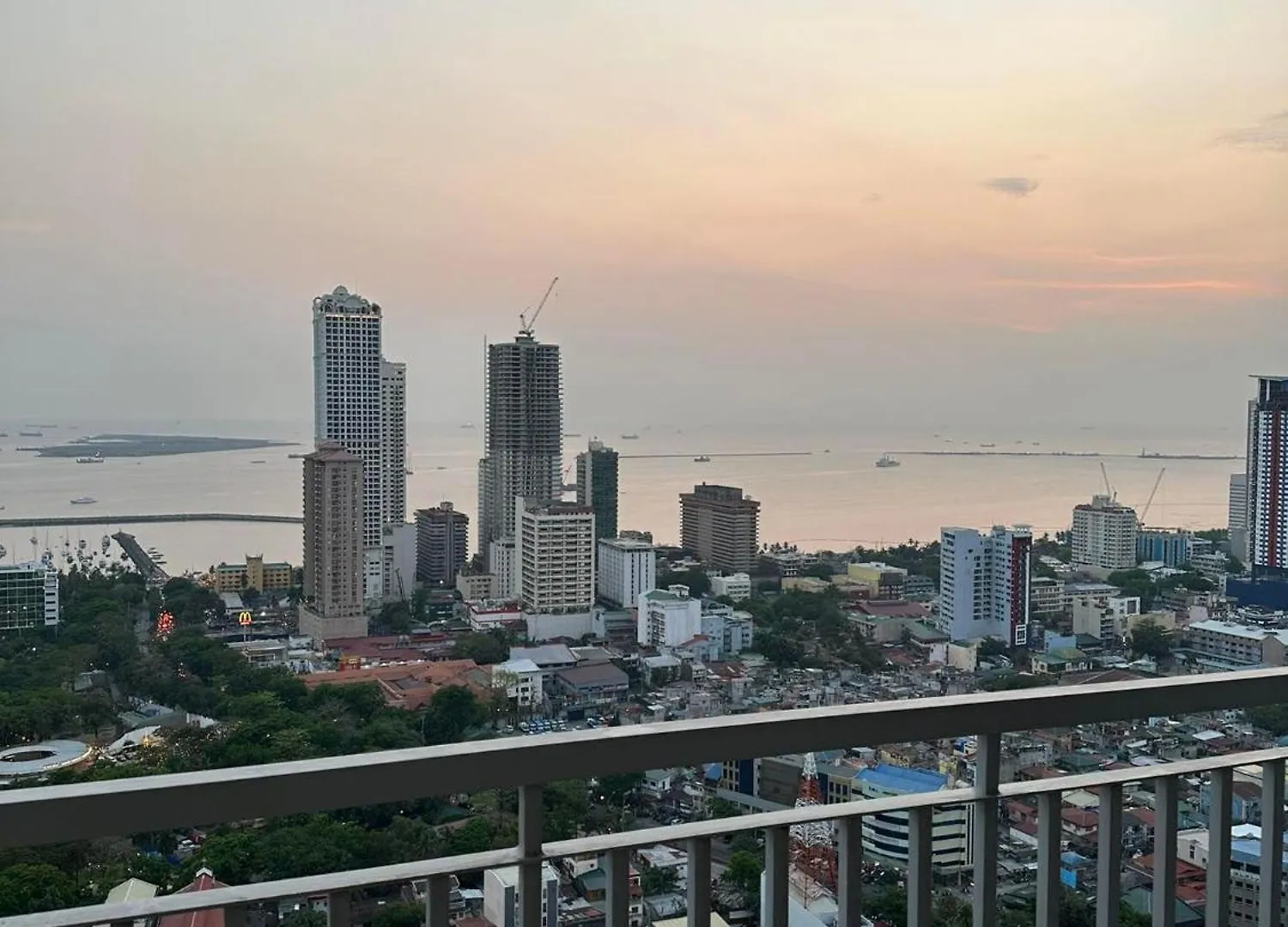 Aparthotel Green Residences Stays By Pbyy Manila